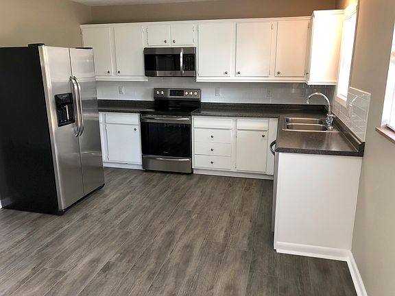 New upgraded appliances.