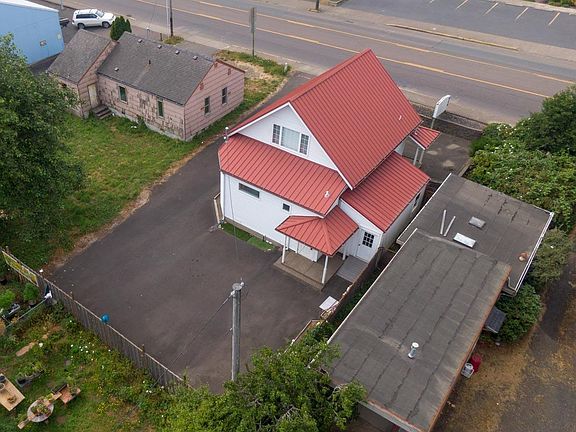 4th image of 636 E Olive St