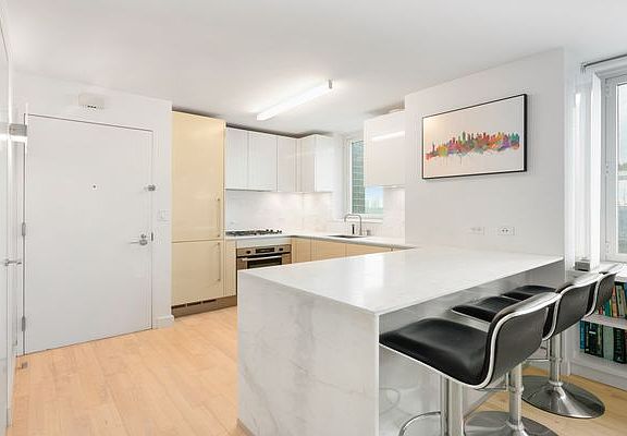 4th image of 322 W 57th St APT 41H