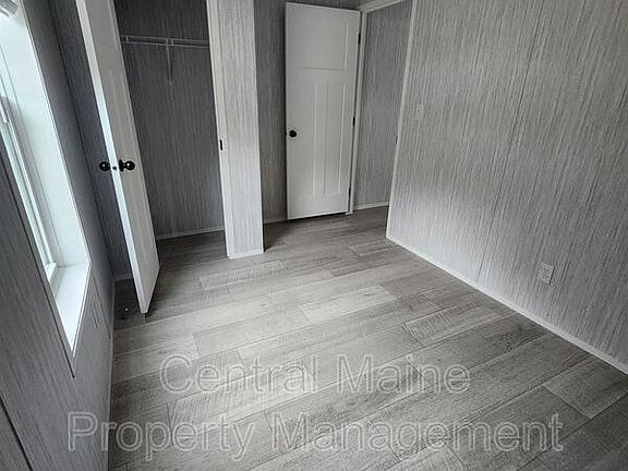 5th image of 9 Austin Dr