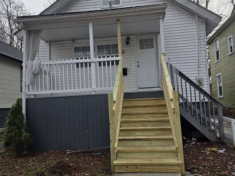 87 Shepard St — Photo 1
