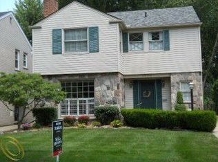1730 Littlestone Rd, Grosse Pointe Woods, MI 48236