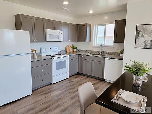 5th image of 5941 N Freedom Rd