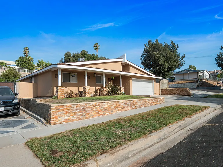 18603 Fairweather St — Photo 2