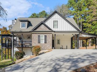2855 Milton Bryan Dr, Loganville, GA