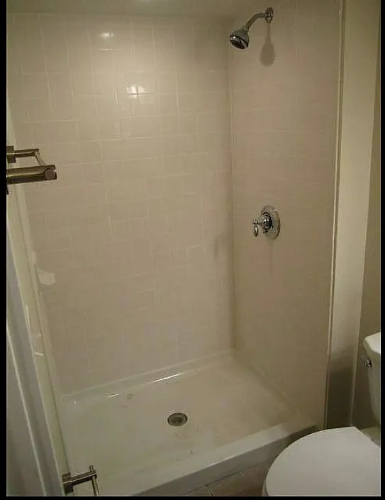4 bed, 9999 sqft, $4,800 — Photo 2