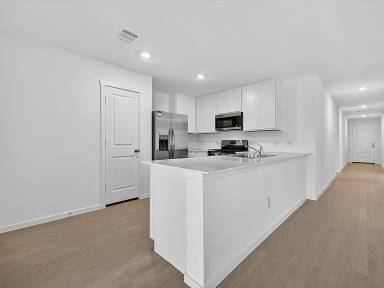 2051 Stable Ln — Photo 5