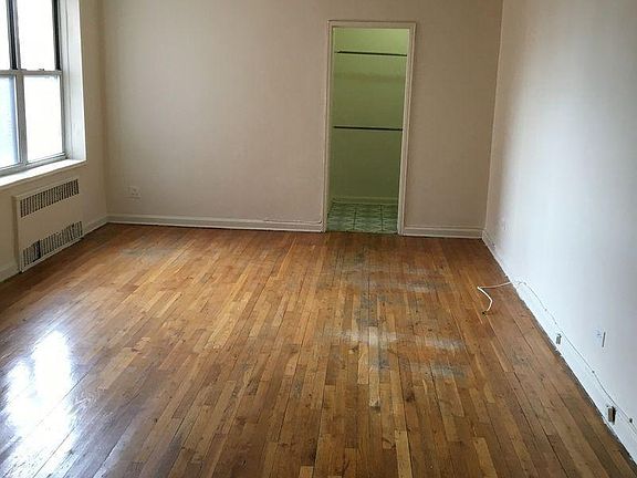 5th image of 3519 147th St APT 7A
