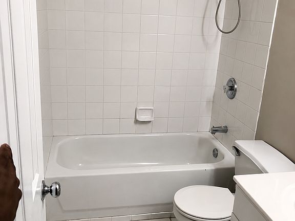5th image of 110 Chester Ave SE