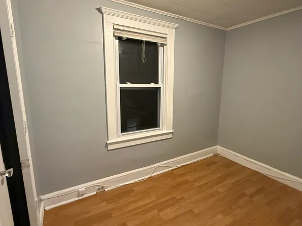 72 Charles St, Carteret, NJ 07008
