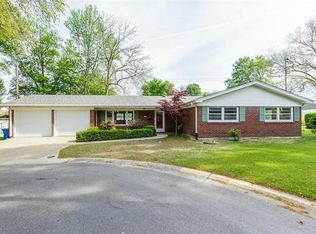 6 Stadium Dr, Saint Charles, MO 63301