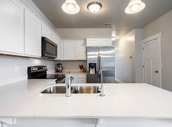 5th image of 14492 S Quill Dr Unit 203