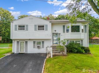 31 Heidi Dr, Fords, NJ 08863