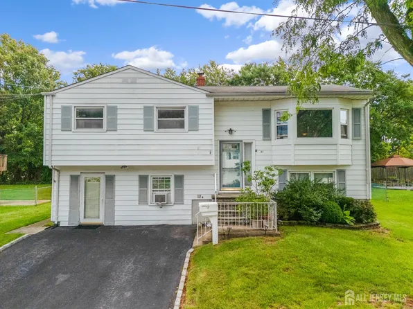 31 Heidi Dr, Fords, NJ 08863