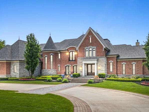 50950 Redwood Ln, New Baltimore, MI 48047