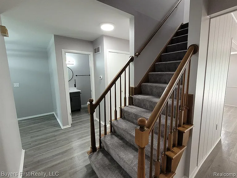18425 Alta Vista Dr — Photo 6