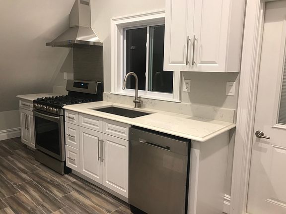 5th image of 40 Storm St #3rd