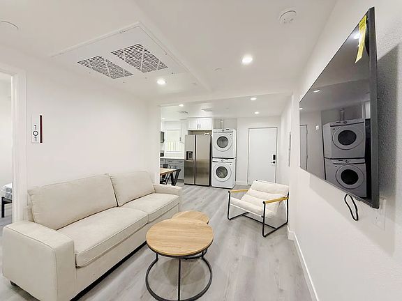 2nd image of 1221 W 36th St #6