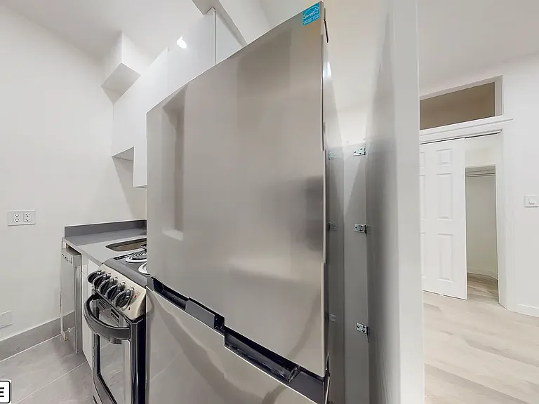 102 W 80th St #35B — Photo 3