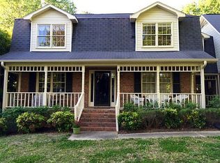 700 E Silverleaf St, Greer, SC 29650