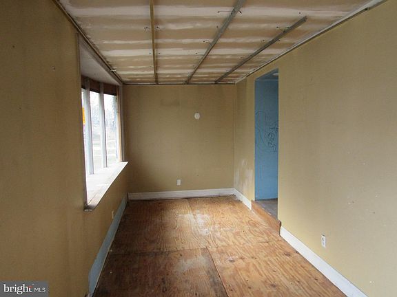 3rd image of 7109 Sellers Ave