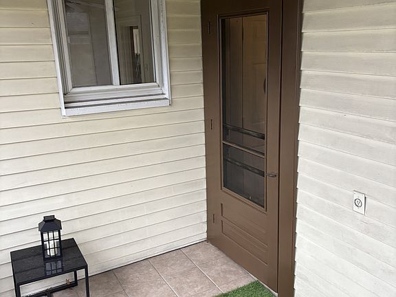 4th image of 725 Pennsylvania Ave APT 2