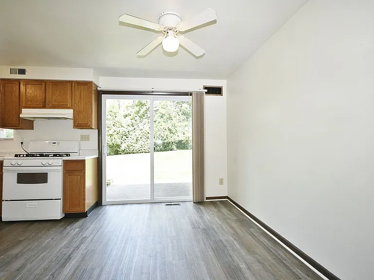 427 Manor Rd #3 — Photo 11