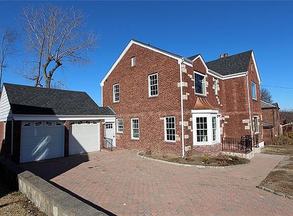 2nd image of 419 Carpenter Ave