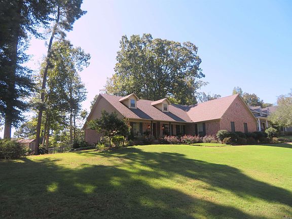 2nd image of 213 N Park Dr