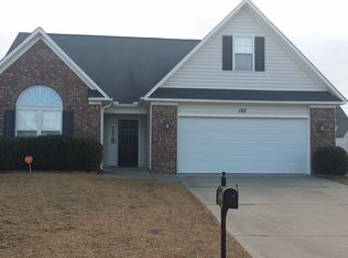 125 Ranier Dr, Raeford, NC 28376