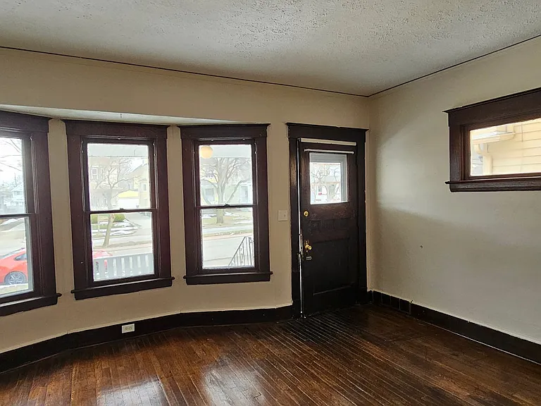 1520-1522 Alameda Ave — Photo 13