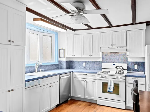 23 Foam Rd, Scituate, MA 02066