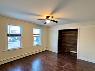 208 Mount Hope St #1, Lowell, MA 01854