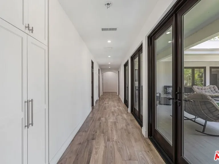 17520 Embassy Dr — Photo 31