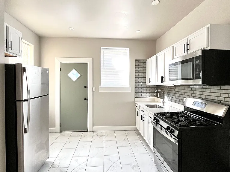 1442 N Vogdes St — Photo 5