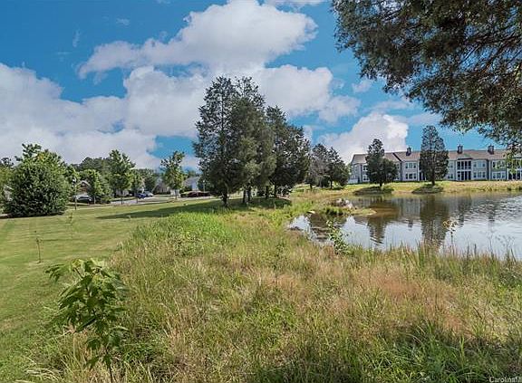 3rd image of 44441 Oriole Dr Unit 101