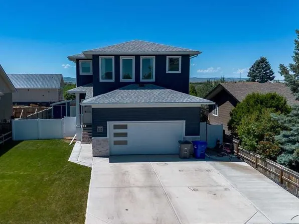 4889 7th St W, Claresholm, AB T0L 0T0