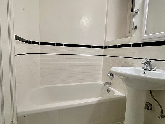 4th image of 1275 2nd Ave #1