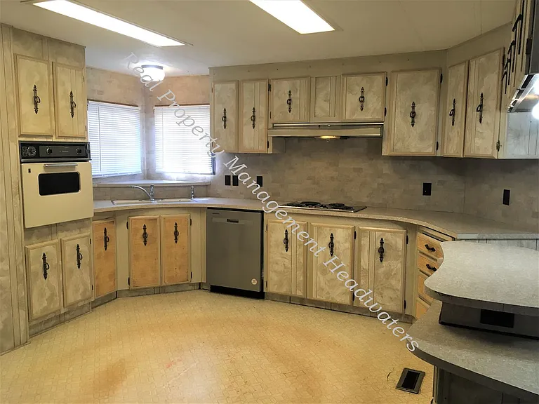 299 Cottonwood Rd — Photo 4