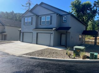 716 S 70th St, Springfield, OR 97478
