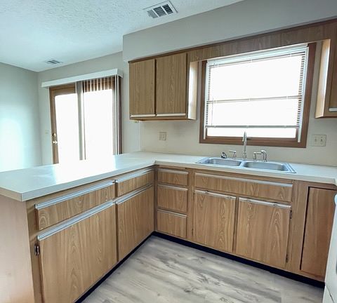 3rd image of 1134 Hillcrest Dr #1134
