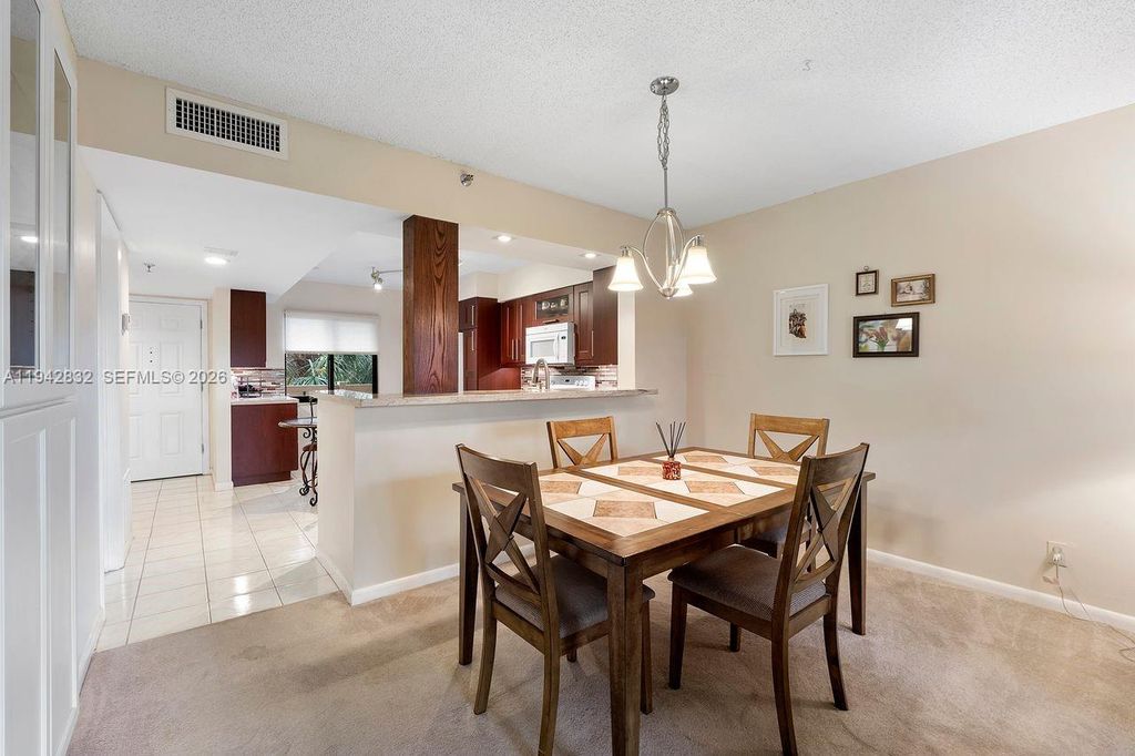 2200 S Cypress Bend Dr APT 406, photo 4