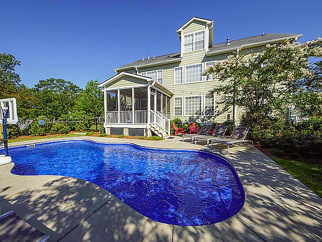 1st image of 2979 Riverwood Dr