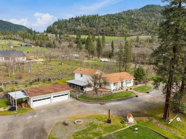 7511 Hugo Rd, Grants Pass, OR 97526