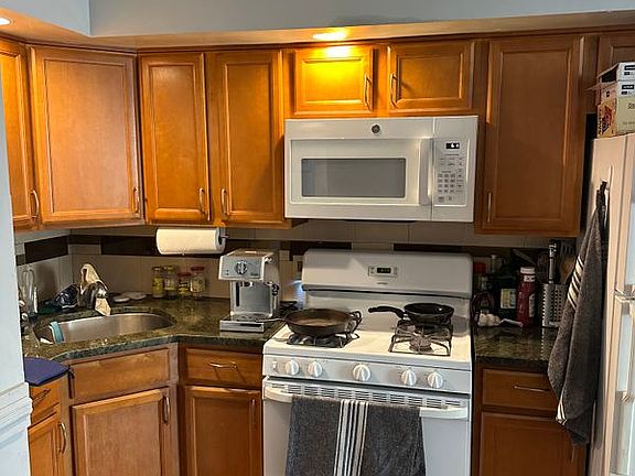 2nd image of 1817 S 11th St Floor 2