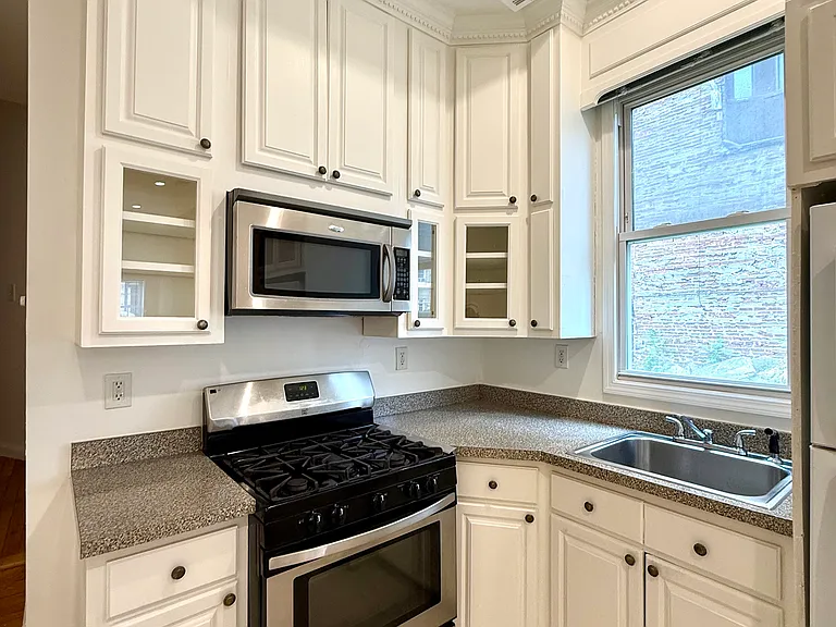 381 Palisade Ave #1F — Photo 9