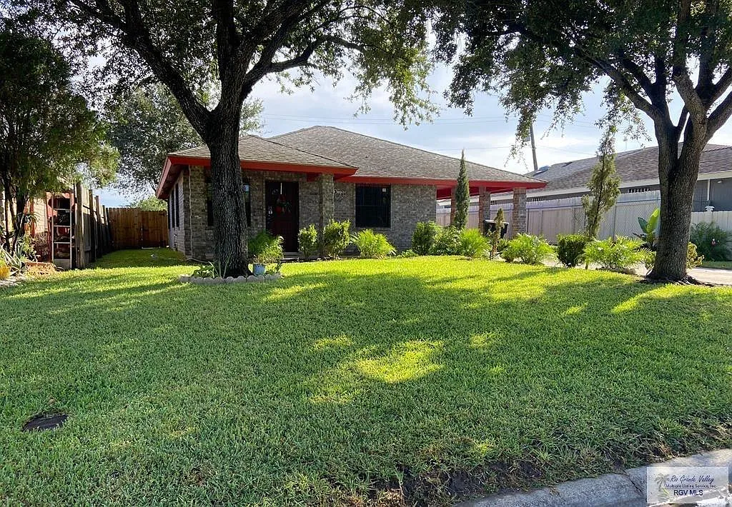 3 bed, 2.0 bath, 1031 sqft, $1,500 — Photo 1