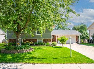 804 Hayward Ave, Streamwood, IL 60107