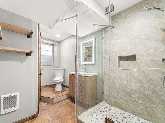 2nd image of 1018 W 11th Ave #4