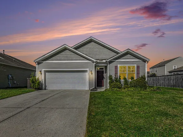 621 Wayton Cir, Moncks Corner, SC 29461